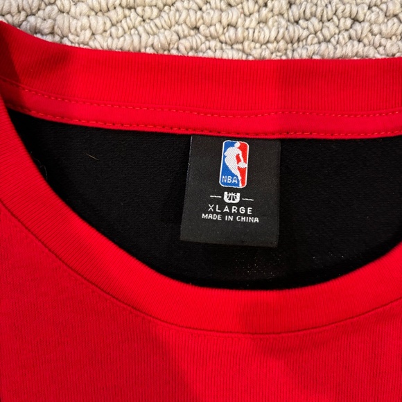 Chicago Bulls Crop Sweatshirt - Picture 5 of 7